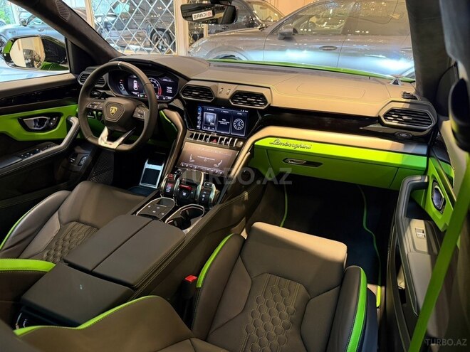 Lamborghini Urus-12