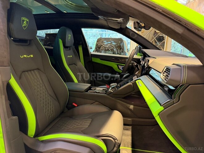Lamborghini Urus-14