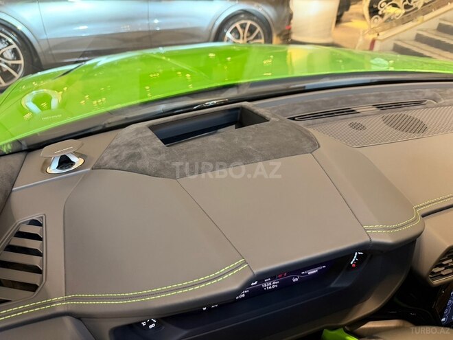 Lamborghini Urus-18