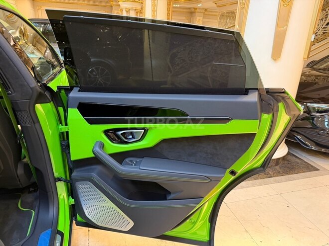 Lamborghini Urus-17