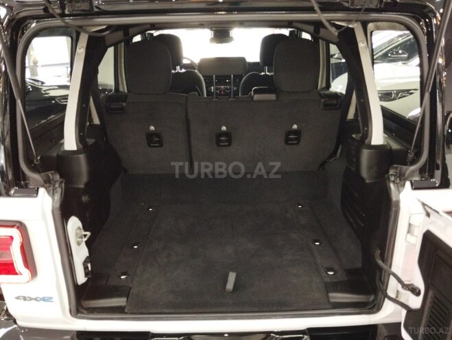 Jeep Wrangler-16