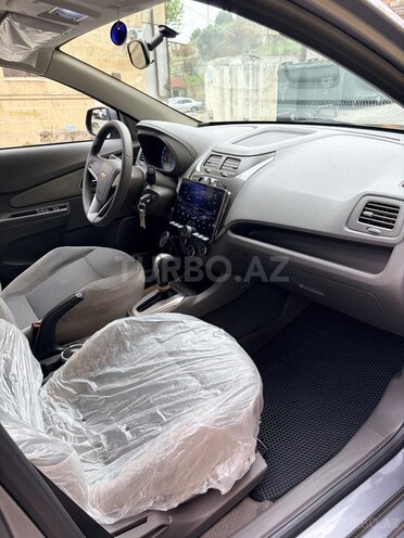 Chevrolet Cobalt-12