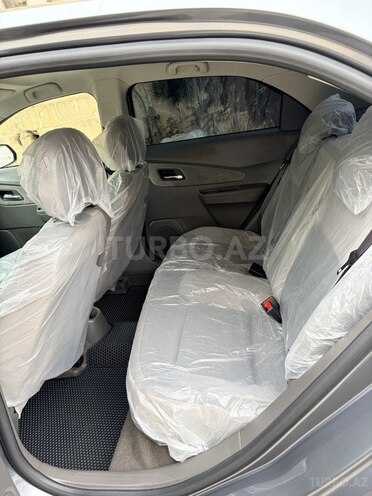 Chevrolet Cobalt-13