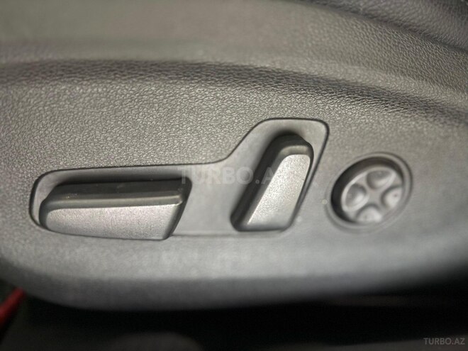 Hyundai Sonata-25