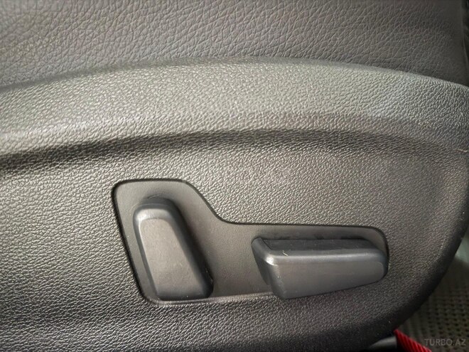 Hyundai Sonata-24