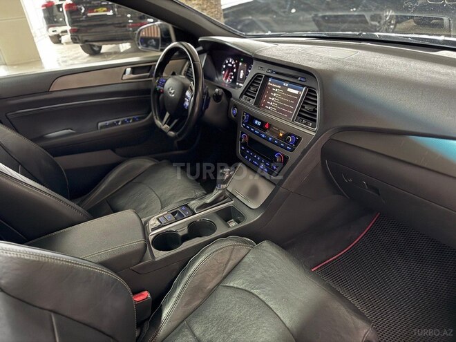 Hyundai Sonata-16
