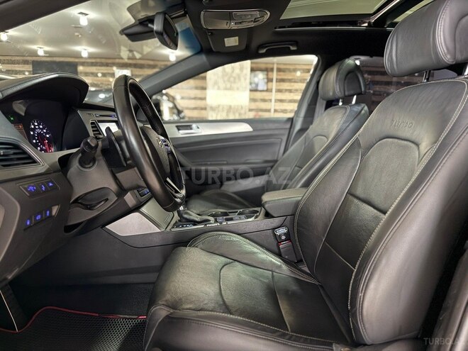 Hyundai Sonata-12