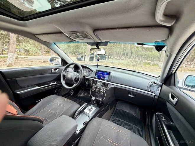 Hyundai Sonata-14