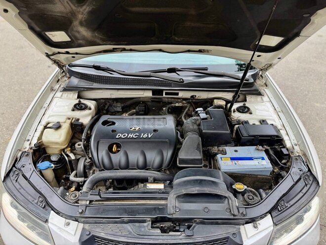 Hyundai Sonata-15