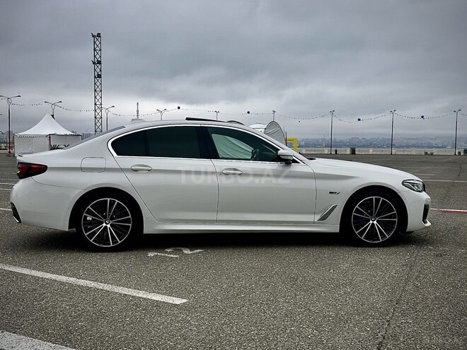 BMW 530e-6