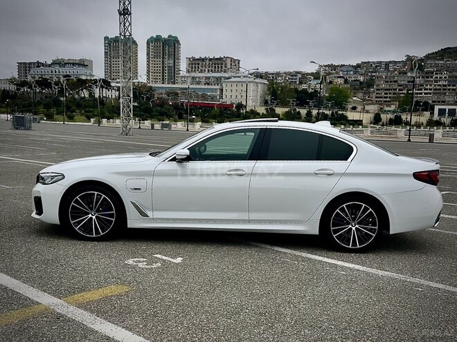 BMW 530e-2