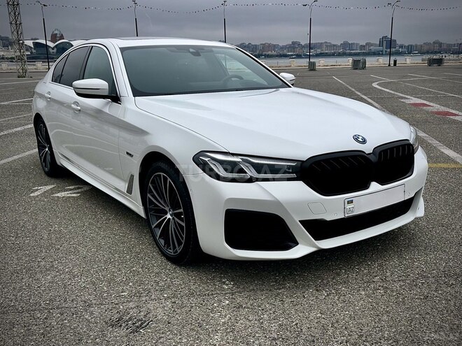 BMW 530e-7