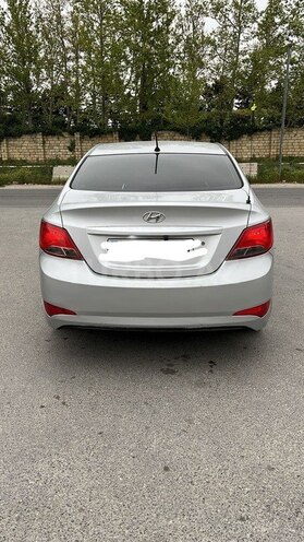Hyundai Accent-2
