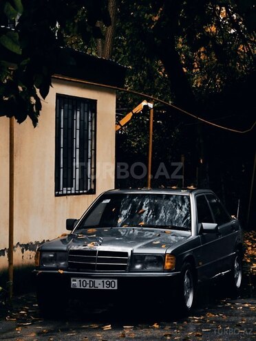 Mercedes 190-1