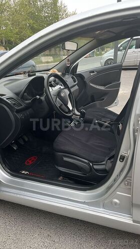 Hyundai Accent-8