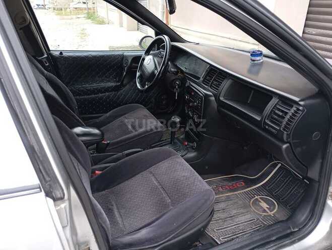 Opel Vectra-11