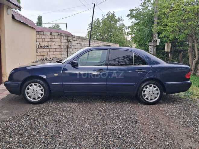 Mercedes E 230-2