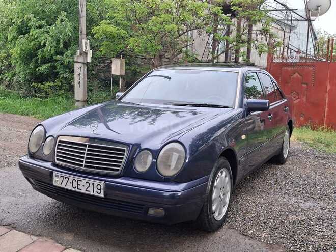 Mercedes E 230-4