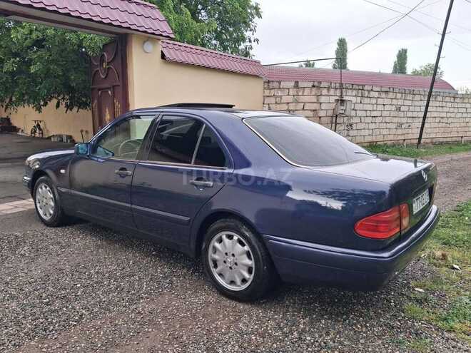 Mercedes E 230-8