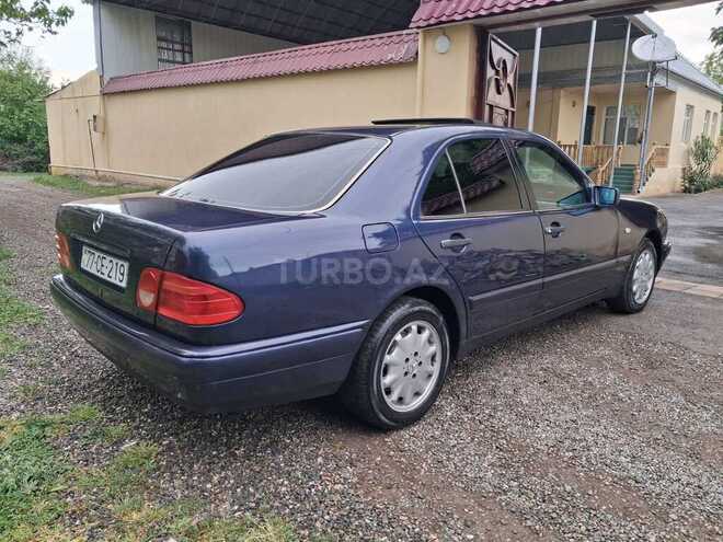 Mercedes E 230-9