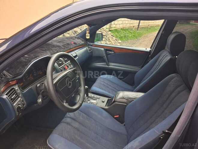 Mercedes E 230-13