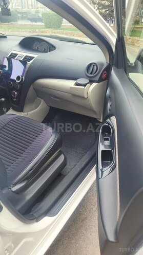 Toyota Yaris-12