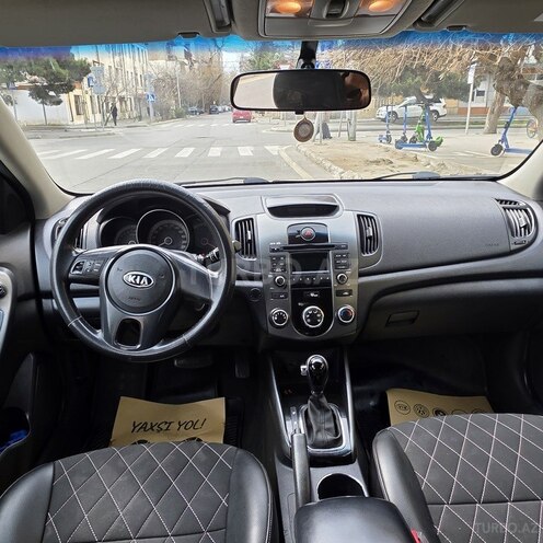 Kia Cerato-5