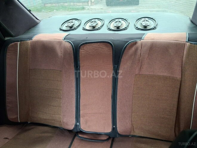 Mercedes 200 D-10