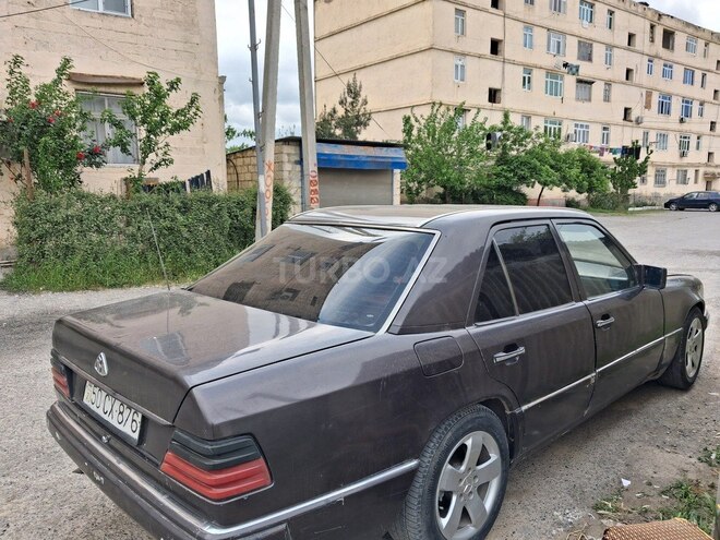 Mercedes 200 D-4
