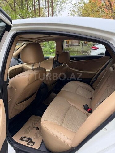 Hyundai Sonata-8