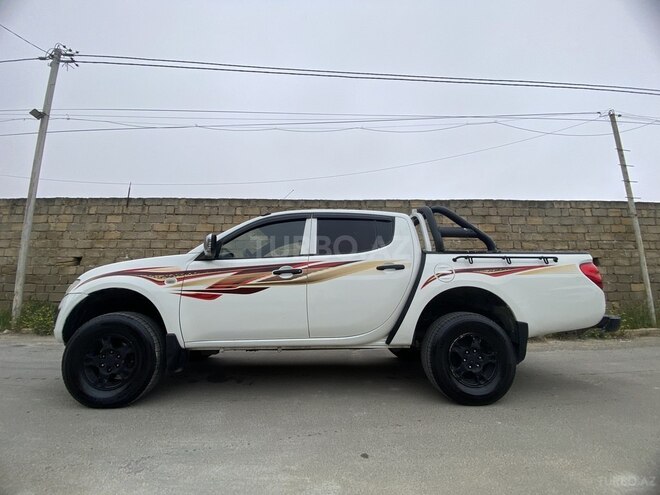 Mitsubishi L200-5