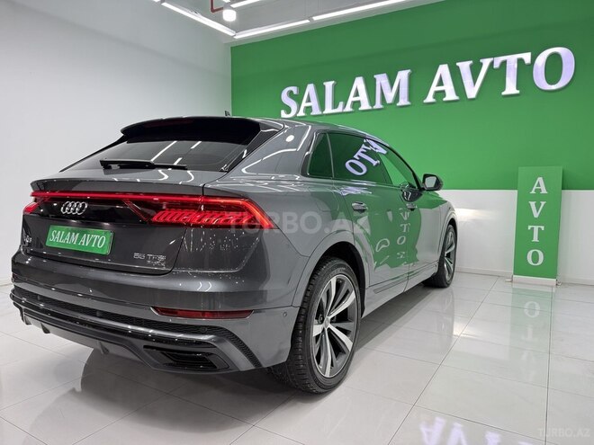 Audi Q8-6