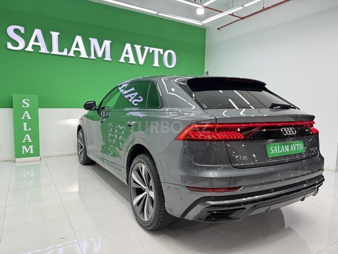 Audi Q8-4