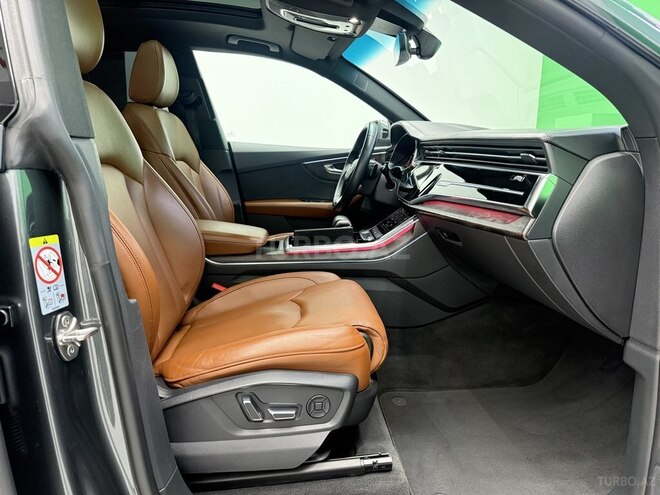 Audi Q8-10