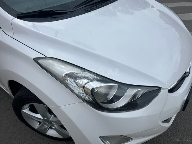 Hyundai Elantra-9