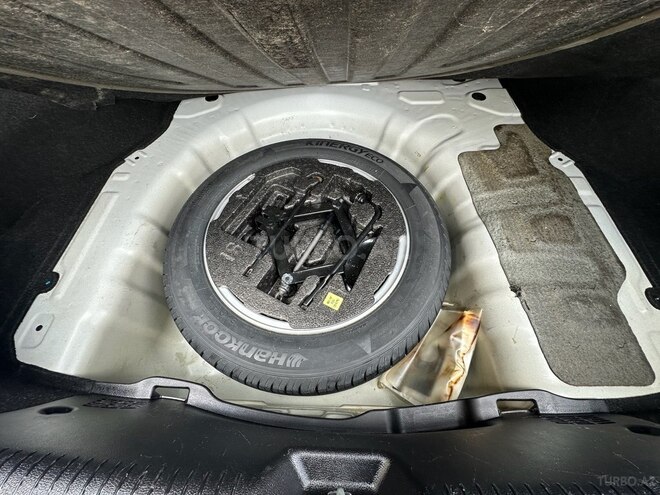 Hyundai Elantra-14