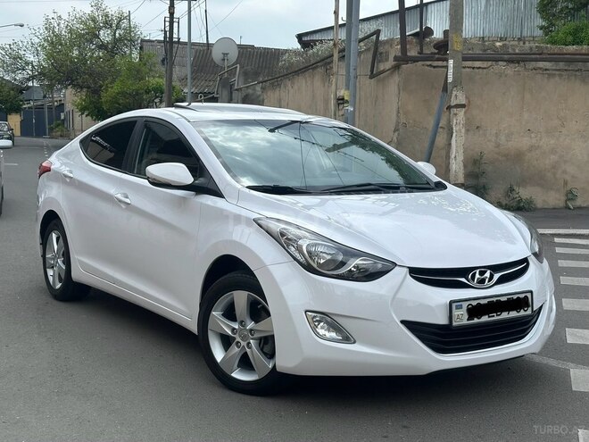 Hyundai Elantra-1