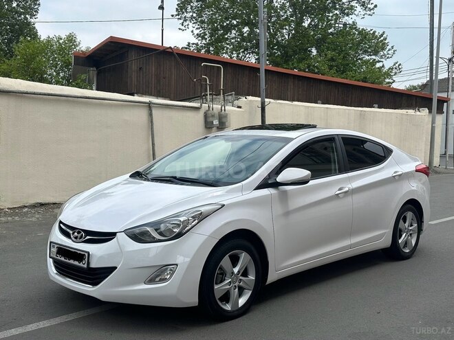 Hyundai Elantra-3