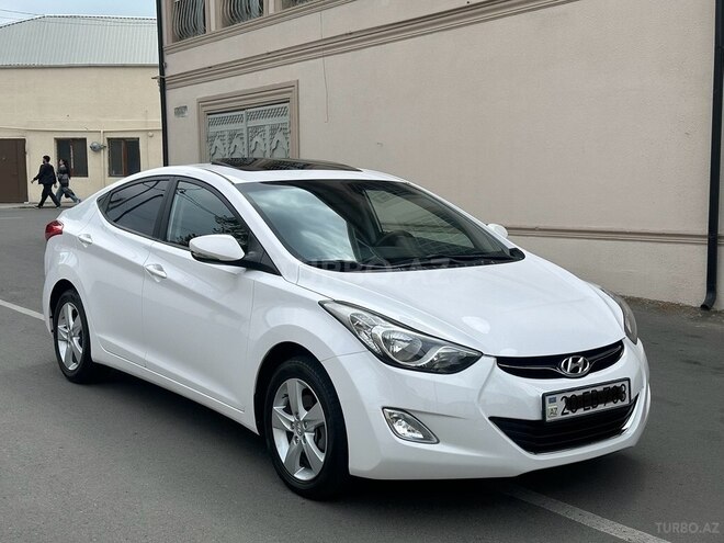 Hyundai Elantra-4