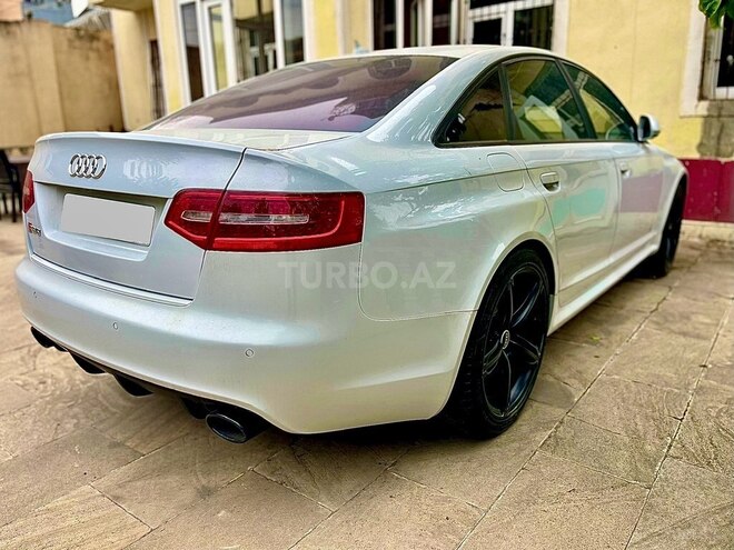 Audi RS6-6