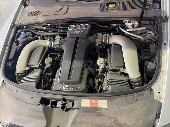 Audi RS6-16