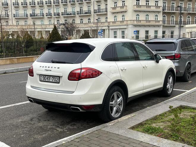 Porsche Cayenne-2