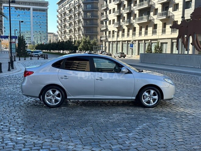 Hyundai Elantra-4