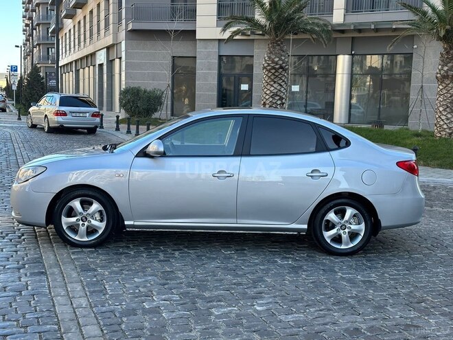 Hyundai Elantra-8