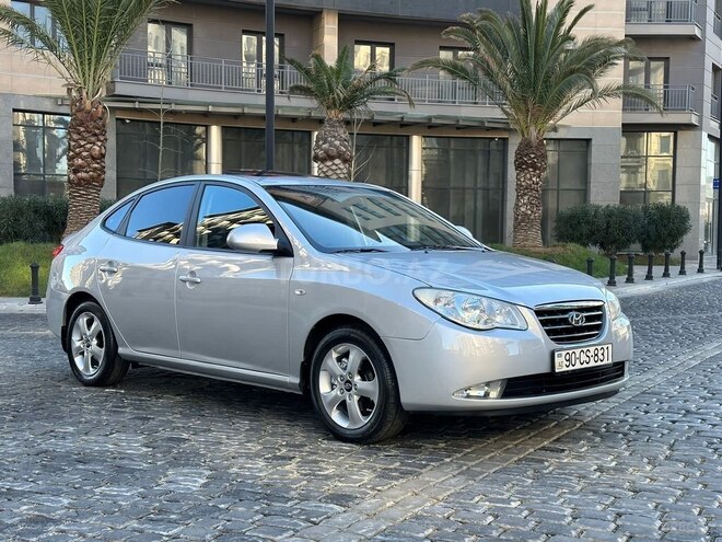 Hyundai Elantra-12
