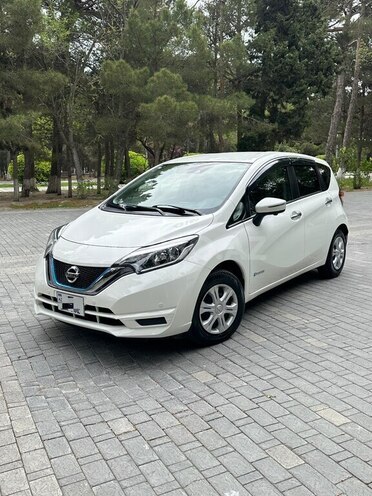 Nissan Note-2