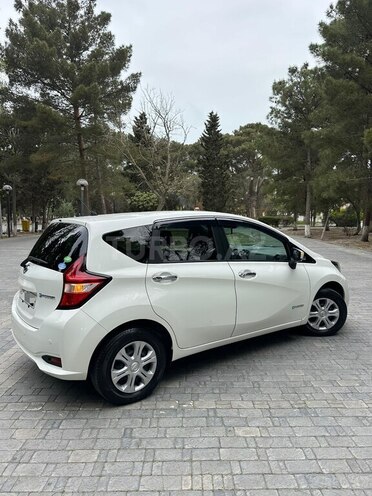 Nissan Note-7