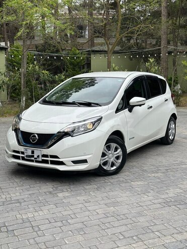 Nissan Note-8