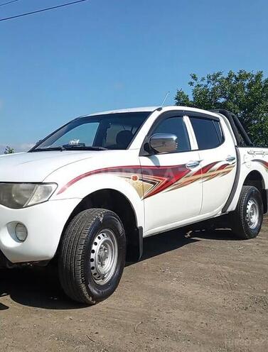Mitsubishi L200-3