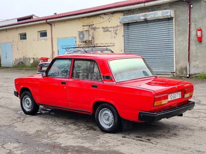 LADA (VAZ) 2107-2